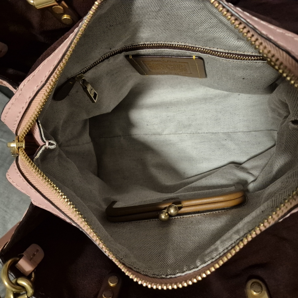Coach RARE Rogue 30 - Picture 8 of 11